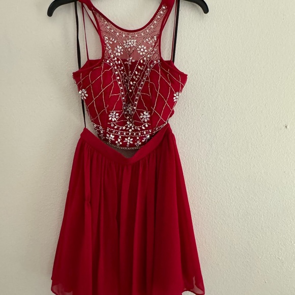 Homecoming dress two piece. Like new. Size 2 w 26 - Picture 1 of 2